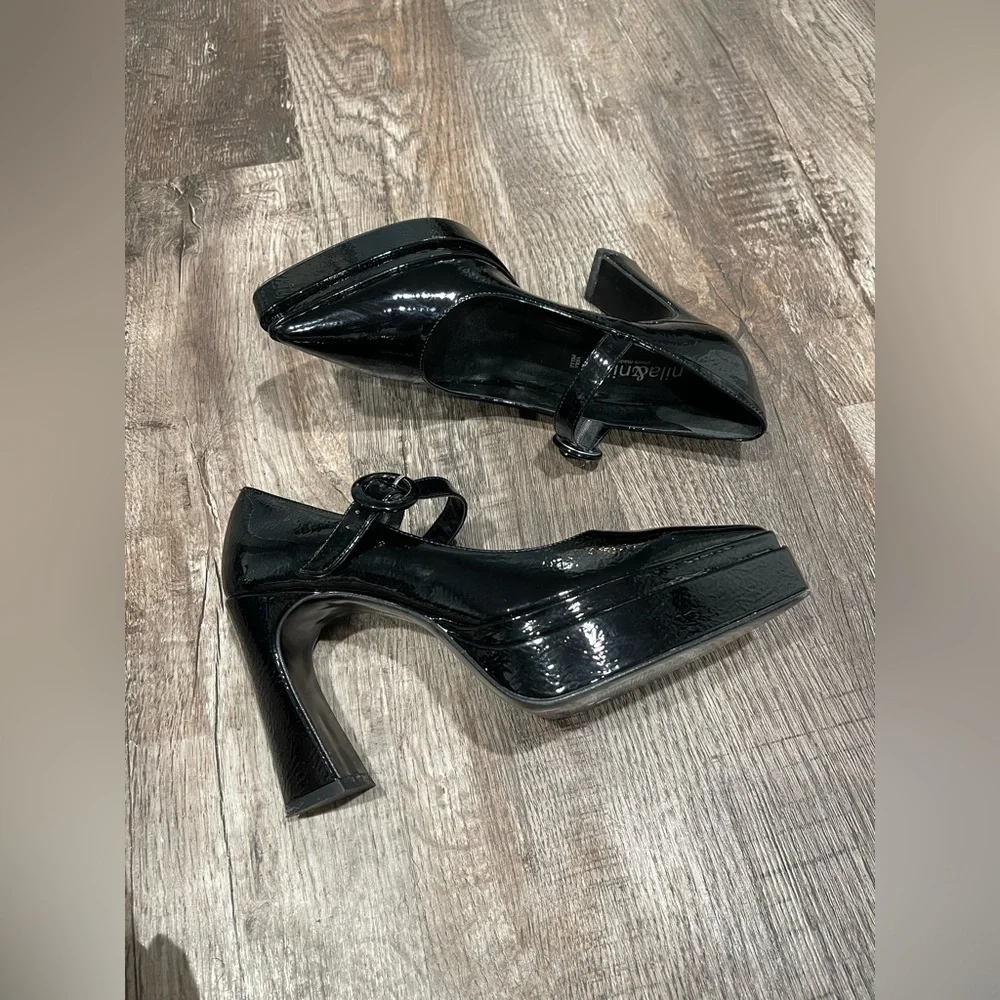 Nina elegant black